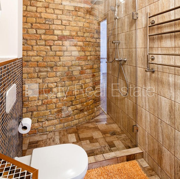 Здание во дворе, реновированный дом, возможность аренды парковки, вход со двора, Рига - изображение 12