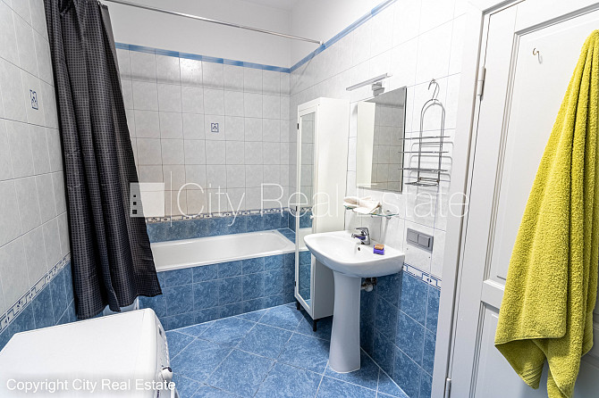 Дом во дворе, реновированный дом, апартаменты люкс, балкон, окна выходят в обе Рига - изображение 14