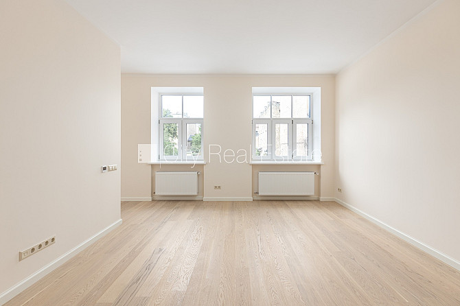 Фасадный дом, реновированный дом, благоустроенный озеленённый двор, закрытая Рига - изображение 6