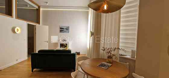 Фасадный дом, реновированный дом, благоустроенная озеленённая территория, Рига