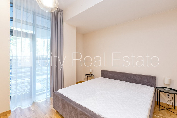 Новостройка, фасадный дом, зеленая территория, территория обнесена забором, Юрмала - изображение 4