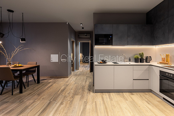 Jaunceltne, fasādes māja, zaļā teritorija, pazemes autostāvvieta, ieeja no ielas, apzaļumota Jūrmala - foto 6