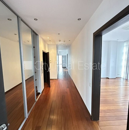 Новостройка, фасадный дом, благоустроенный озеленённый двор, закрытая Рига - изображение 14