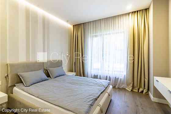 Новостройка, благоустроенная озеленённая территория, закрытая территория, Юрмала