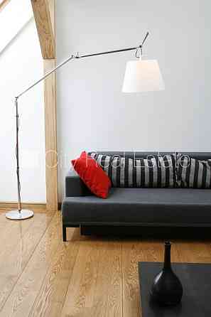 Фасадный дом, мансарда, лестничная клетка после капитального ремонта, Рига