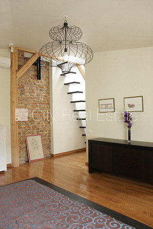 Фасадный дом, мансарда, лестничная клетка после капитального ремонта, Рига - изображение 13