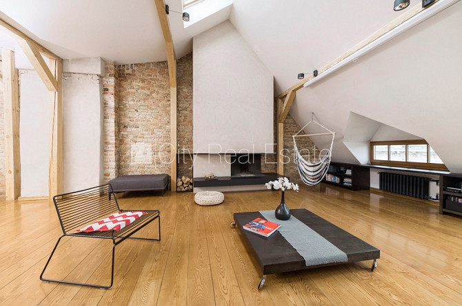 Фасадный дом, мансарда, лестничная клетка после капитального ремонта, Рига - изображение 2