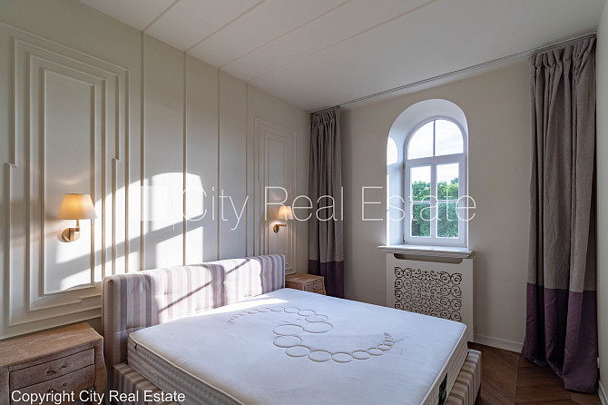 Фасадный дом, реновированный дом, вход с улицы, окна выходят на улицу, Рига - изображение 7