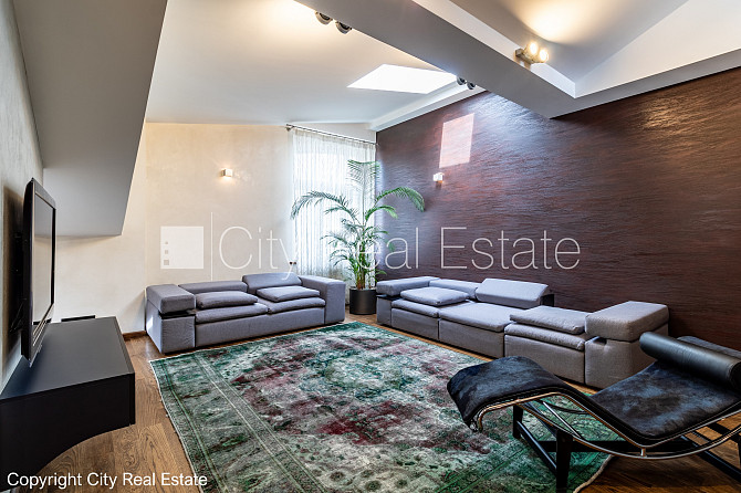 Фасадный дом, реновированный дом, закрытый двор, подземная стоянка, вход с улицы, Рига - изображение 10