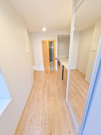 Pagalma ēka, renovēta māja, ieeja no ielas un pagalma, logi vērsti uz pagalma pusi, studio Rīga - foto 16