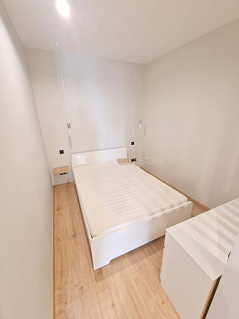 Pagalma ēka, renovēta māja, ieeja no ielas un pagalma, logi vērsti uz pagalma pusi, studio Rīga - foto 15