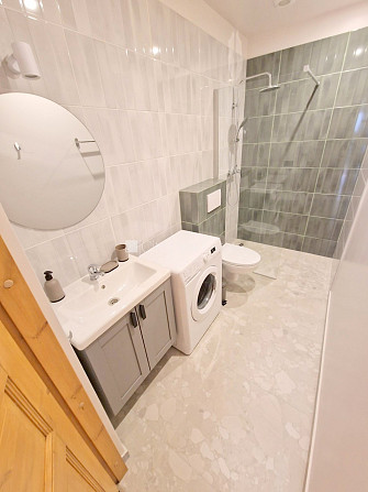 Pagalma ēka, renovēta māja, ieeja no ielas un pagalma, logi vērsti uz pagalma pusi, studio Rīga - foto 10