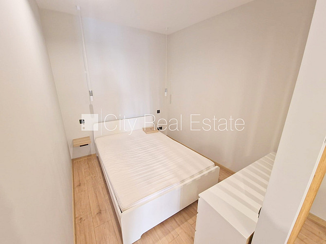 Pagalma ēka, renovēta māja, ieeja no ielas un pagalma, logi vērsti uz pagalma pusi, studio Rīga - foto 14
