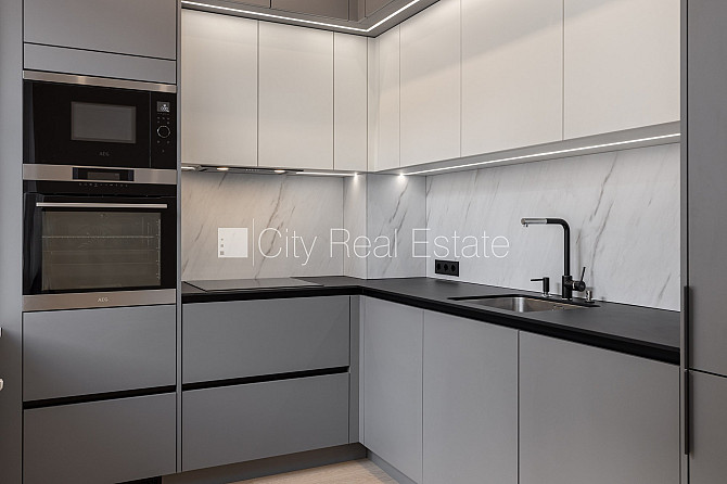 Фасадный дом, реновированный дом, благоустроенный озеленённый двор, закрытый Рига - изображение 5