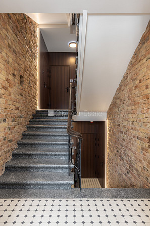 Фасадный дом, реновированный дом, благоустроенный озеленённый двор, закрытый Рига - изображение 18