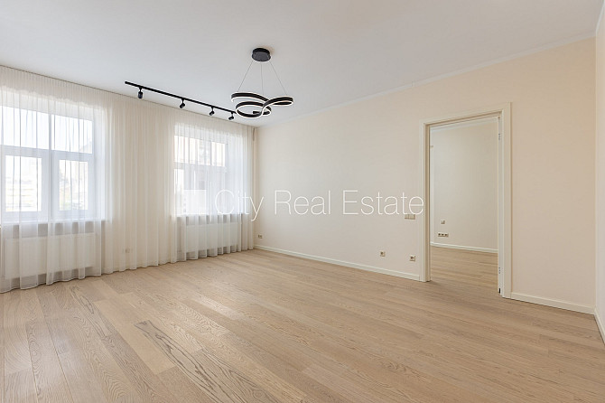 Фасадный дом, реновированный дом, благоустроенный озеленённый двор, закрытый Рига - изображение 1