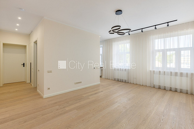 Фасадный дом, реновированный дом, благоустроенный озеленённый двор, закрытый Рига - изображение 4