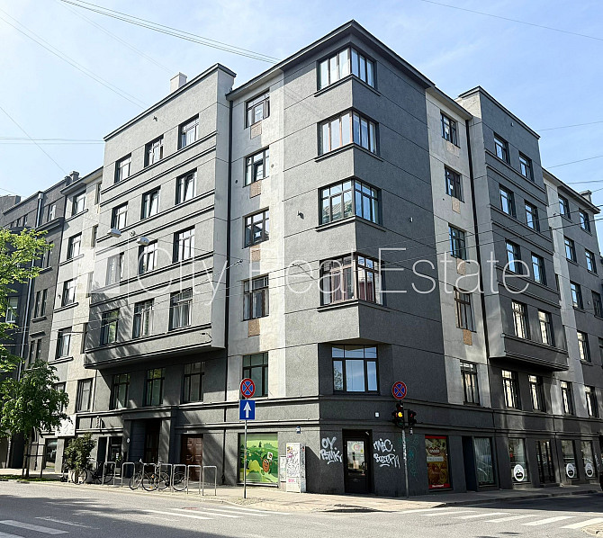 Fasādes māja, renovēta māja, labiekārtota apzaļumota teritorija, slēgts pagalms, ieeja no Rīga - foto 1