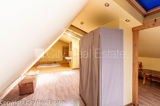 Фасадный дом, мансарда, двухэтажный, студио, кухня объединена с комнатой, газовое Рига - изображение 7