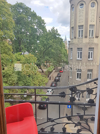 Jaunceltne, pagalma ēka, slēgts pagalms, ir lifts, divi balkoni, logi vērsti uz pagalma pusi, Rīga - foto 12