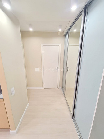 Pagalma ēka, renovēta māja, slēgts pagalms, ieeja no ielas un pagalma, kāpņu telpa pēc Rīga - foto 19