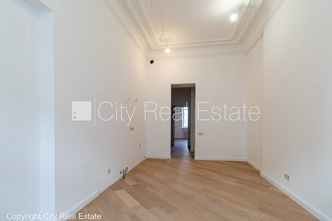 Фасадный дом, реновированный дом, фасад с декоративной штукатуркой, закрытый Рига - изображение 15