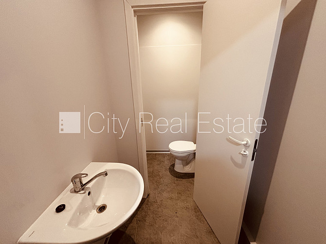 Fasādes māja, slēgts pagalms, apkure-gaisa siltumsūknis, boilers karstajam ūdenim, gaisa Rīga - foto 19