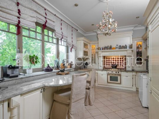 Земля в собственности, фасадный дом, реновированный дом, кирпичные стены, фасад с Рига - изображение 5