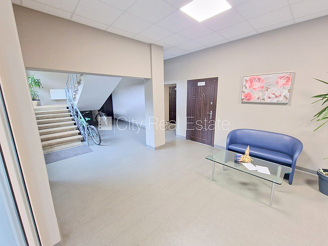 Fasādes māja, renovēta māja, slēgts pagalms, vieta automašīnai, kāpņu telpa pēc Rīga - foto 19