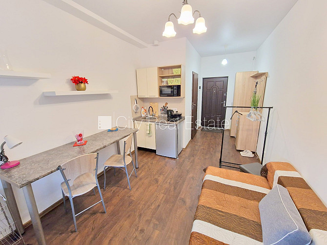 Fasādes māja, renovēta māja, slēgts pagalms, vieta automašīnai, kāpņu telpa pēc Rīga - foto 1