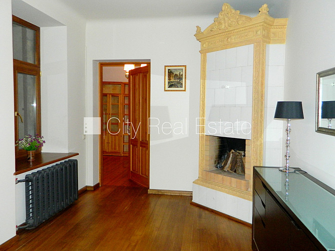 Здание во дворе, закрытый двор, окна выходят в обе стороны дома, широкий вид из Рига - изображение 17