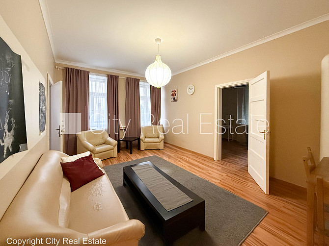 Дом во дворе, закрытый двор, вход со двора, окна выходят во двор, количество спален Рига - изображение 15