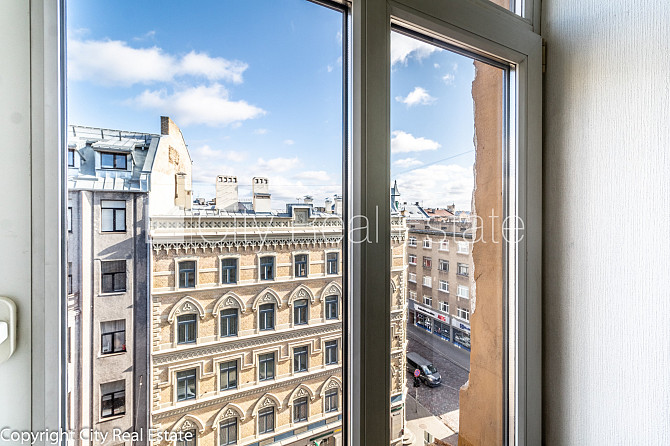Fasādes māja, renovēta māja, ieeja no ielas, kāpņu telpa pēc kosmētiskā remonta, logi Rīga - foto 6