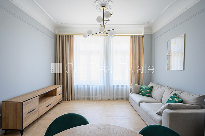 Renovēta māja, ir lifts, kāpņu telpa pēc kapitālā remonta, logi vērsti uz ielas pusi, Rīga - foto 2