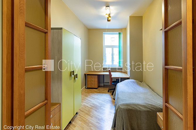 Fasādes māja, renovēta māja, ieeja no ielas, kāpņu telpa pēc kosmētiskā remonta, Rīga - foto 5