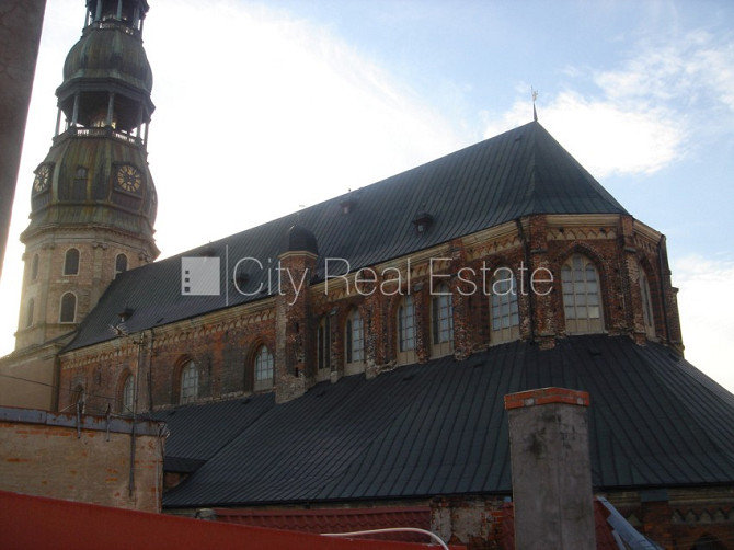 Fasādes māja, restaurēta māja, ieeja no ielas, mansards, logi vērsti mājas abās pusēs, Rīga - foto 7