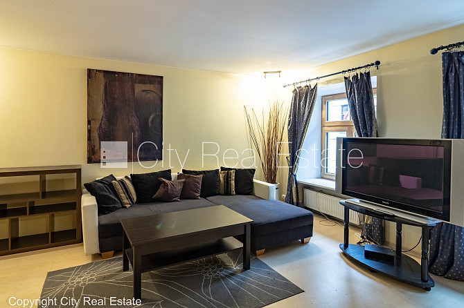 Фасадный дом, реновированный дом, вход с улицы, лестничная клетка после Рига - изображение 13