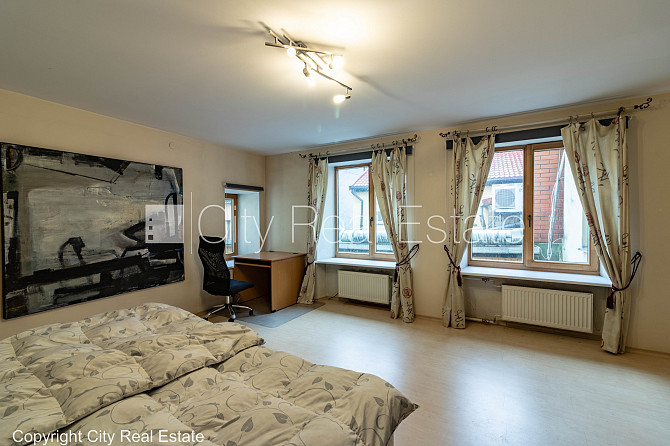 Фасадный дом, реновированный дом, вход с улицы, лестничная клетка после Рига - изображение 17