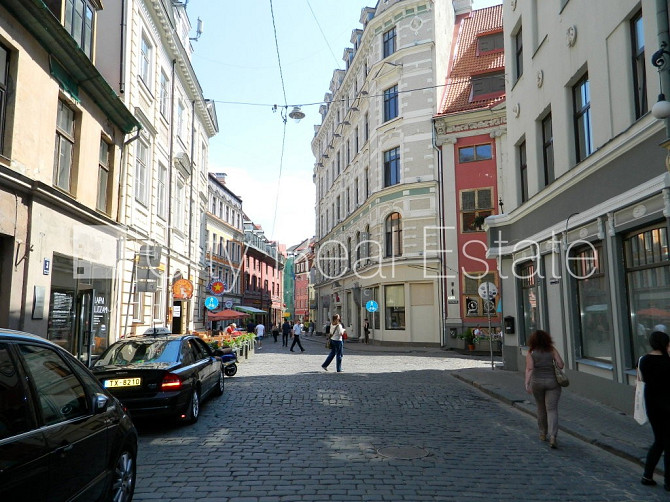 Fasādes māja, ieeja no ielas, logi vērsti mājas abās pusēs, istabas izolētas 2 gab., Rīga - foto 12