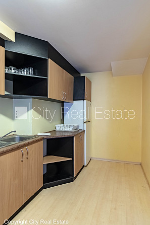 Фасадный дом, реновированный дом, вход с улицы, лестничная клетка после Рига - изображение 16