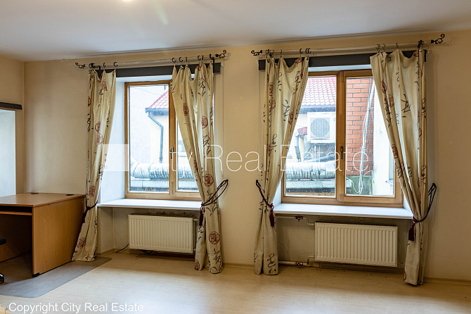 Фасадный дом, реновированный дом, вход с улицы, лестничная клетка после Рига - изображение 19