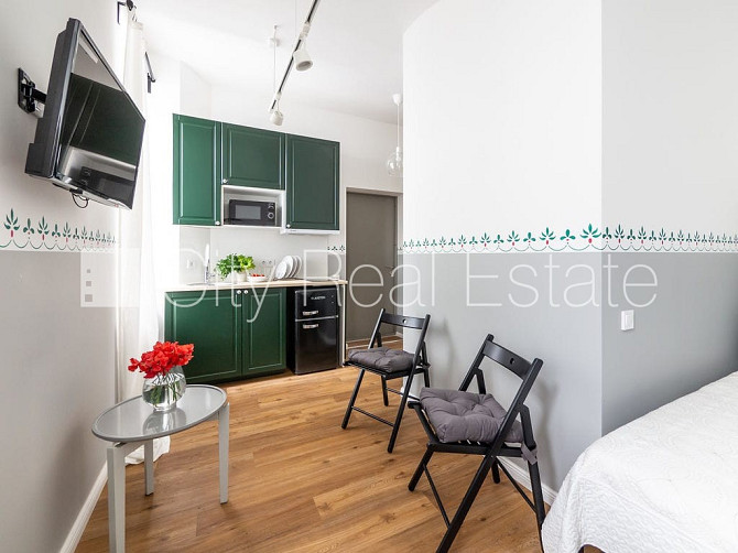 Renovēta māja, studio tipa, virtuve apvienota ar istabu, centrālā apkure, pilnā apdare, Rīga - foto 1