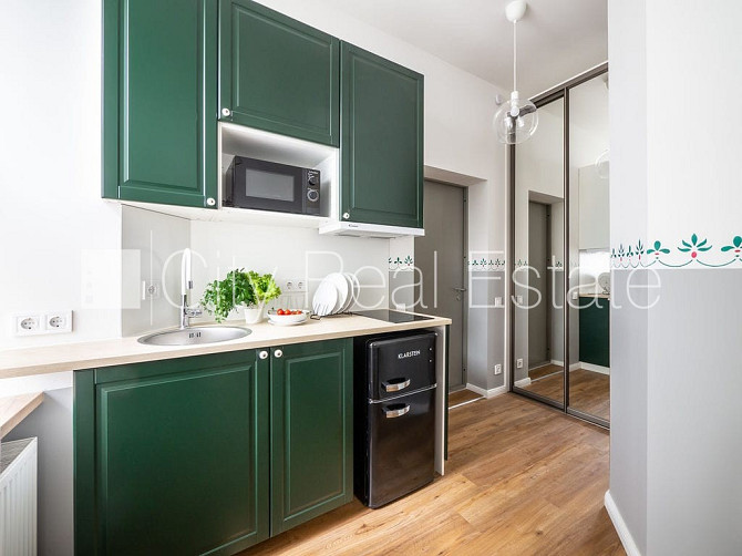 Renovēta māja, studio tipa, virtuve apvienota ar istabu, centrālā apkure, pilnā apdare, Rīga - foto 2