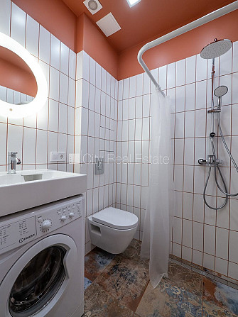 Renovēta māja, studio tipa, virtuve apvienota ar istabu, centrālā apkure, pilnā apdare, Rīga - foto 8
