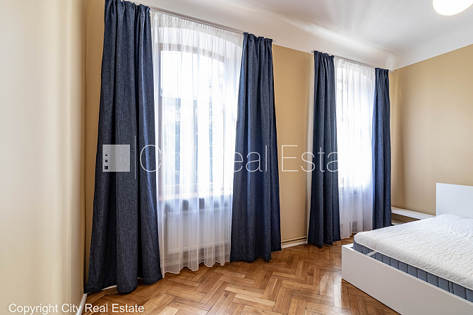 Fasādes māja, labiekārtots apzaļumots pagalms, kāpņu telpa pēc kapitālā remonta, istabas Rīga - foto 18