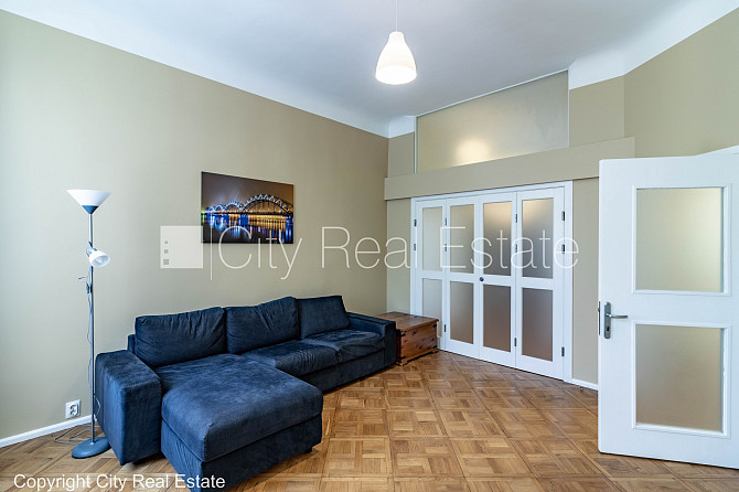 Fasādes māja, labiekārtots apzaļumots pagalms, kāpņu telpa pēc kapitālā remonta, istabas Rīga - foto 16