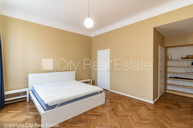 Fasādes māja, labiekārtots apzaļumots pagalms, kāpņu telpa pēc kapitālā remonta, istabas Rīga - foto 17