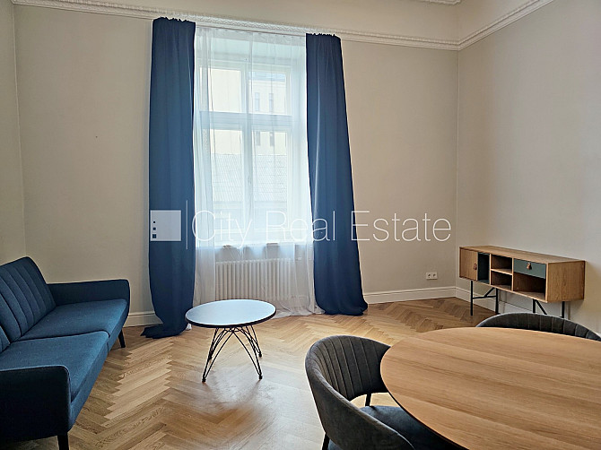 Fasādes māja, renovēta māja, slēgts pagalms, ieeja no ielas un pagalma, ir lifts, kāpņu Rīga - foto 3