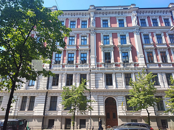 Fasādes māja, renovēta māja, slēgts pagalms, ieeja no ielas un pagalma, ir lifts, kāpņu Rīga - foto 16
