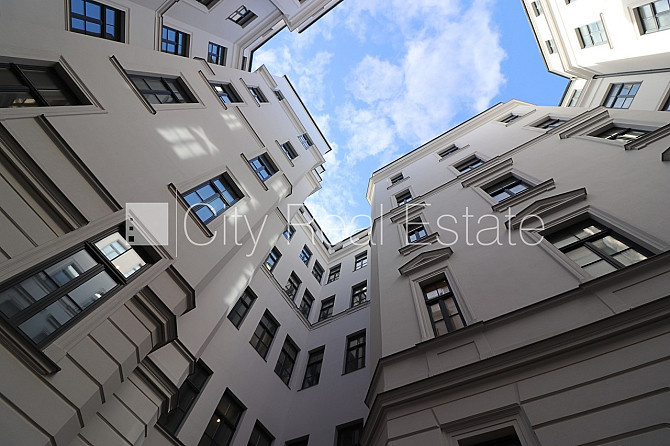 Fasādes māja, renovēta māja, slēgts pagalms, ieeja no ielas un pagalma, ir lifts, kāpņu Rīga - foto 15